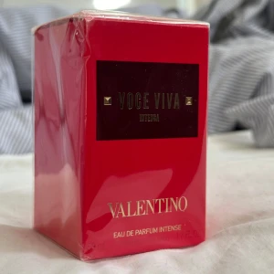 Valentino Voce Viva intense 50ml - Brand new still in plastic Valentino voce viva 50 ml  Retail price: 1550