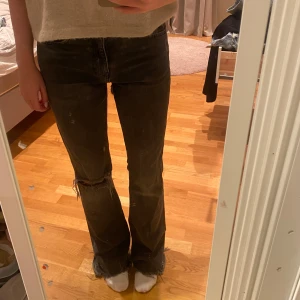 Gina jeans  - Säljer de här jätte fina jeansen från ginatricot. De är långa. Storlek 38