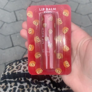 Gifflar Läpp balsam - Jag säljer den här gifflar läppbalsam. Helt oöpnad  Föreslå pris!