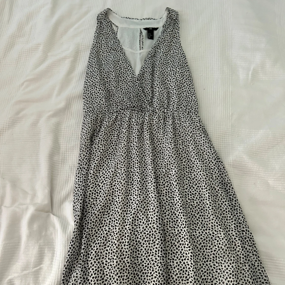 Svartvit prickig klänning från H&M