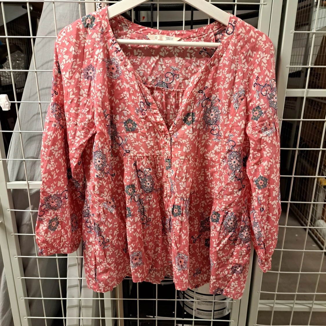 Rosa blommig blus från Odd Molly