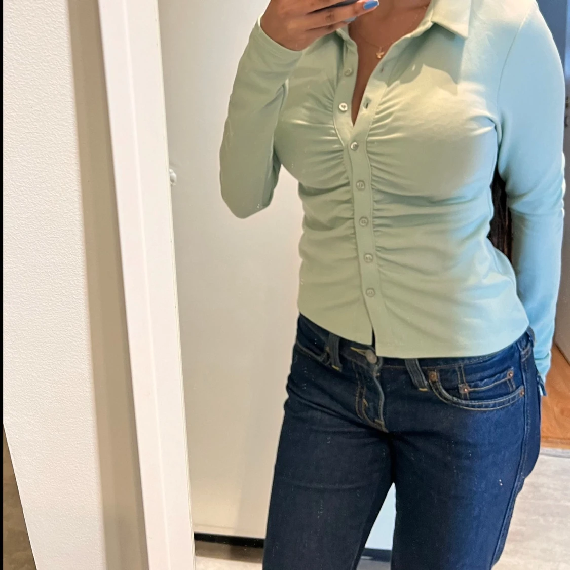 Långärmad topp med rynkad front - 90