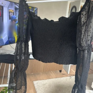 Blus  - Blus från boohoo knappt använd M passar också S 