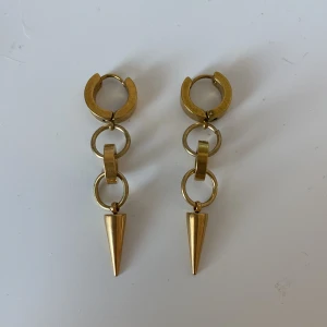 Örhängen🩷 - Superfina örhängen som inte kommer till användning💕De är gjorda av rostfritt stål💘