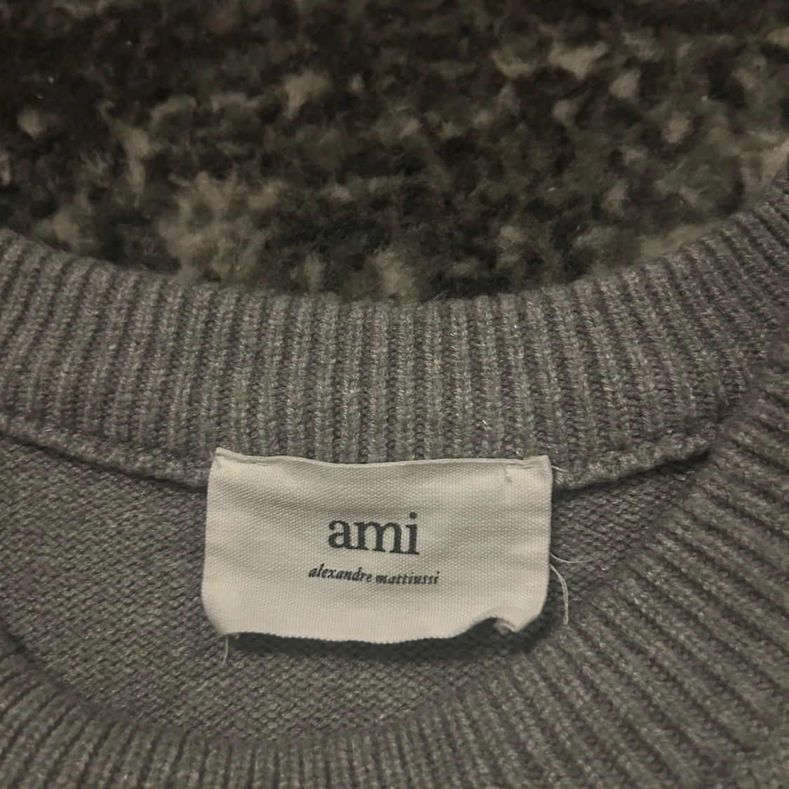 Grå tröja från Ami - 1