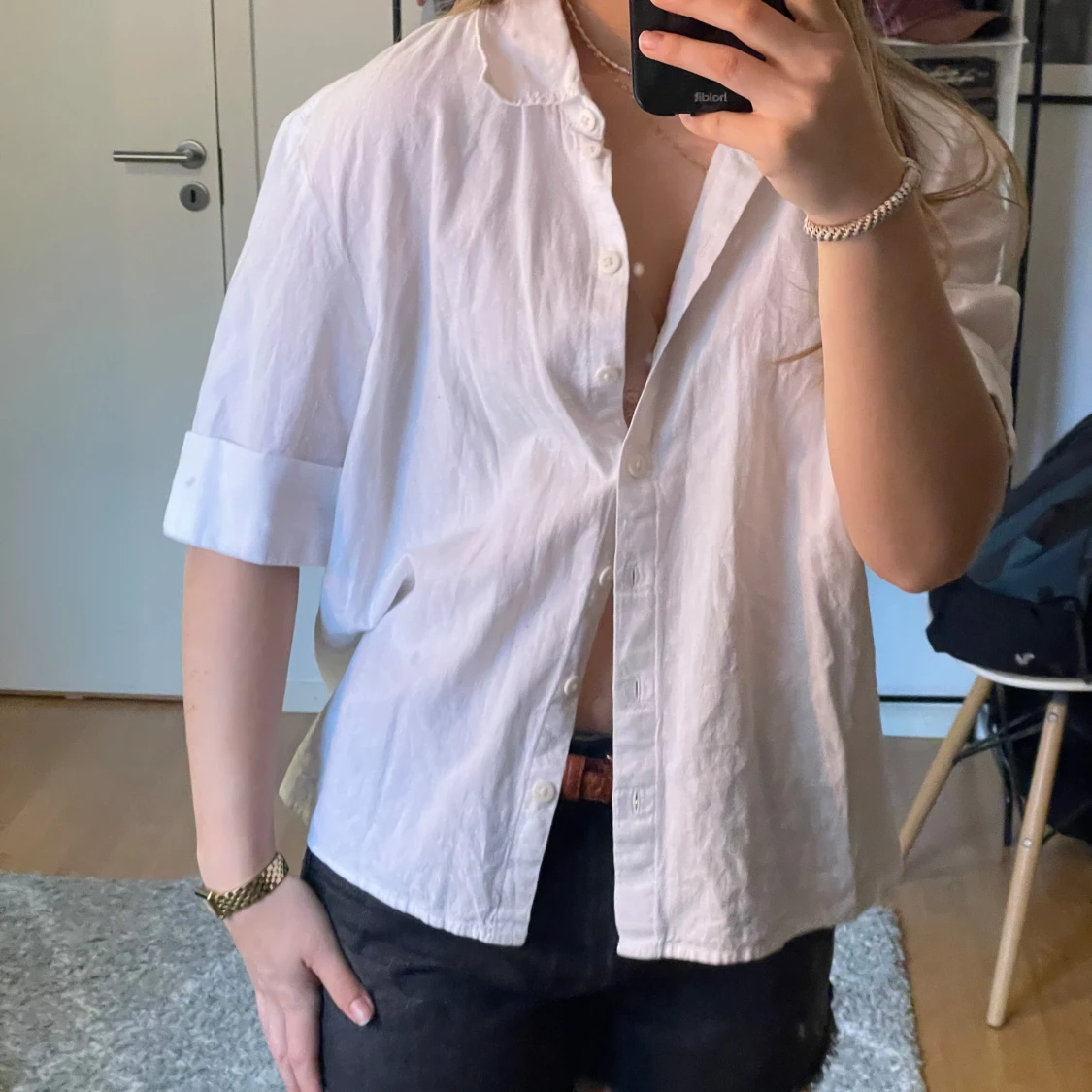 Vit kortärmad skjorta