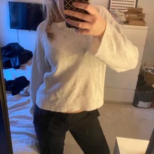 Vit stickad tröja - Fin vit basic stickad tröja från Lager 157🤍