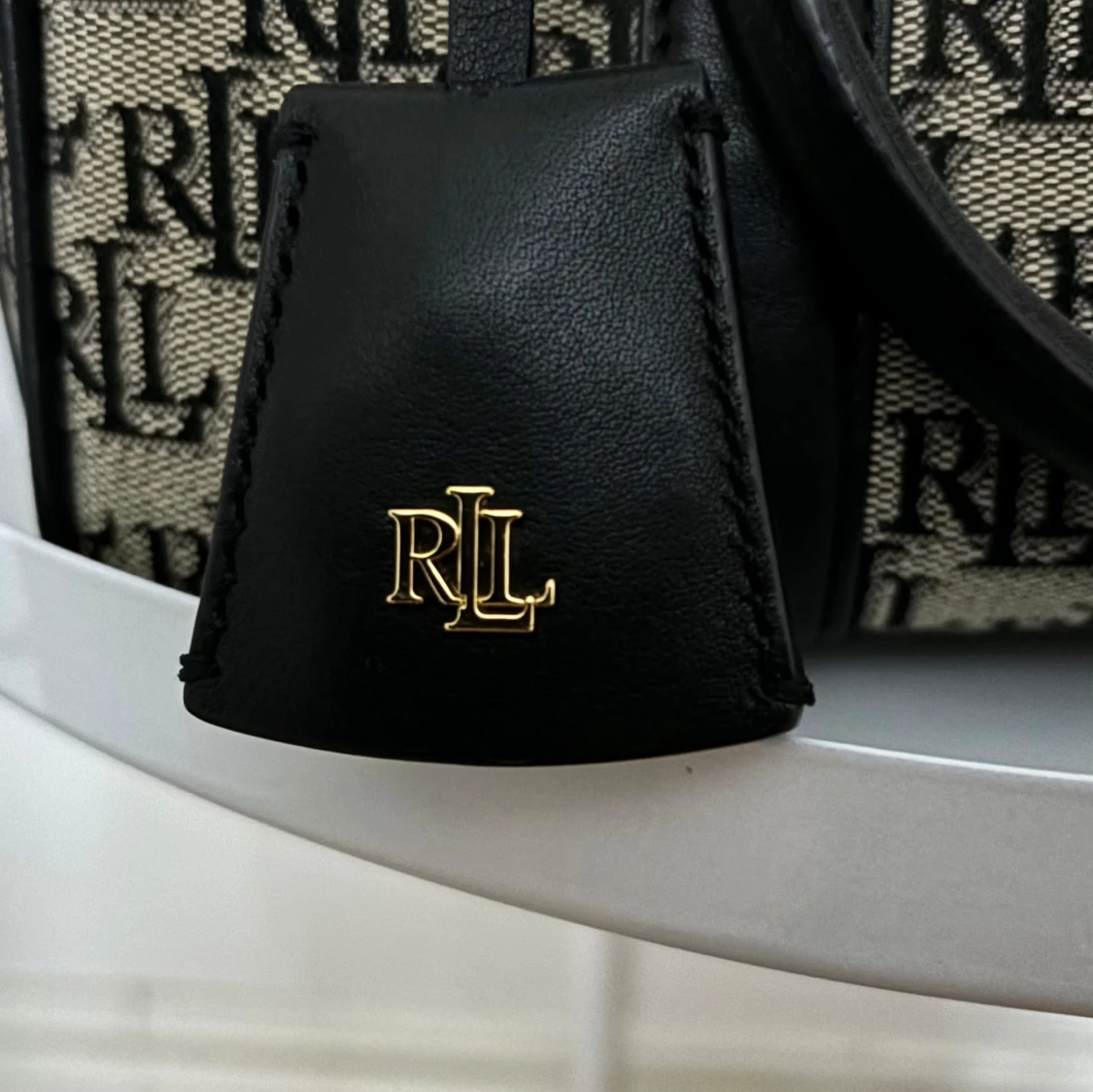 Mönstrad väska från Lauren Ralph Lauren - 90