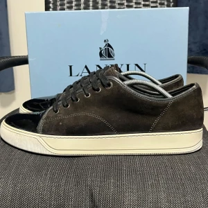 Lanvin skor. - Lanvin skor! | okej bra skick 8/10 har dock defekter, skriv för alla defekter | storlek uk 10 - 45 | endast skorna ingår.| nypris 5000 skriv för frågor.
