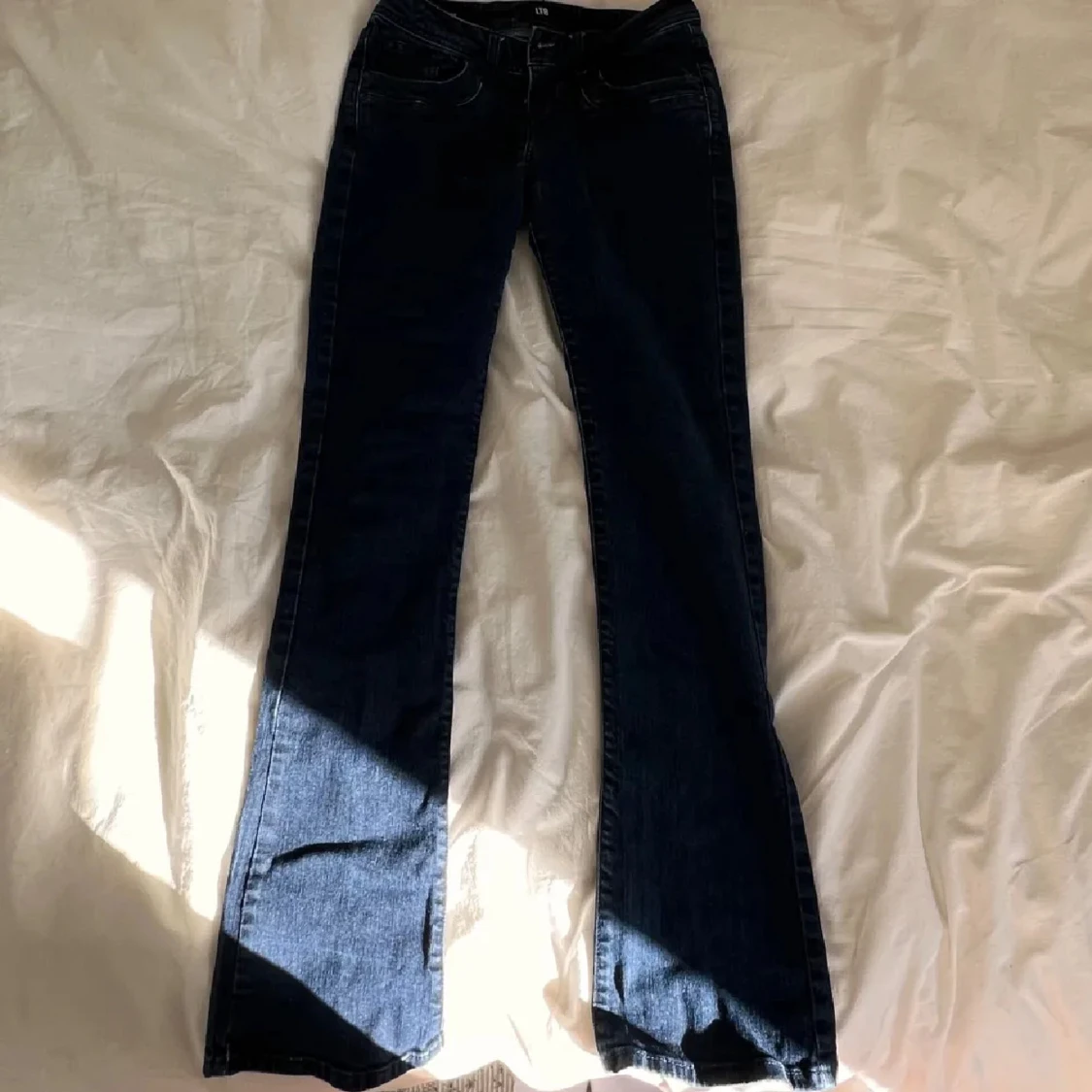 Mörkblå ltb jeans
