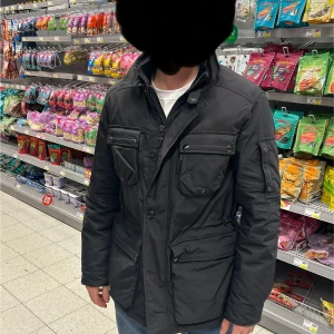Field jacket - Jacka från polo Ralph lauren. Inga defekter och bra skick. Storlek L