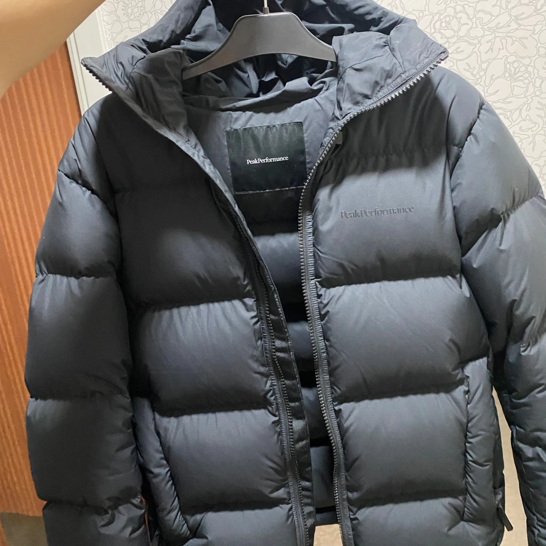 Svart dunjacka från Peak Performance - 91