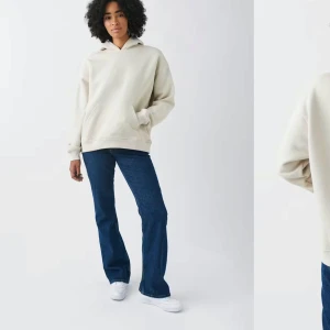 Beige hoodie från Gina Tricot  - Säljer en superbekväm beige hoddie då den inte andvänds längre. Mycket bra sick! Nypris 359. Skriv om ni har några frågor eller vill ha fler bilder. :)