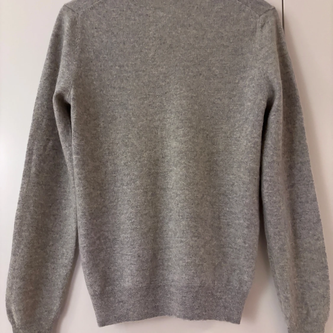Grå kashmirtröja från Hircus - 90