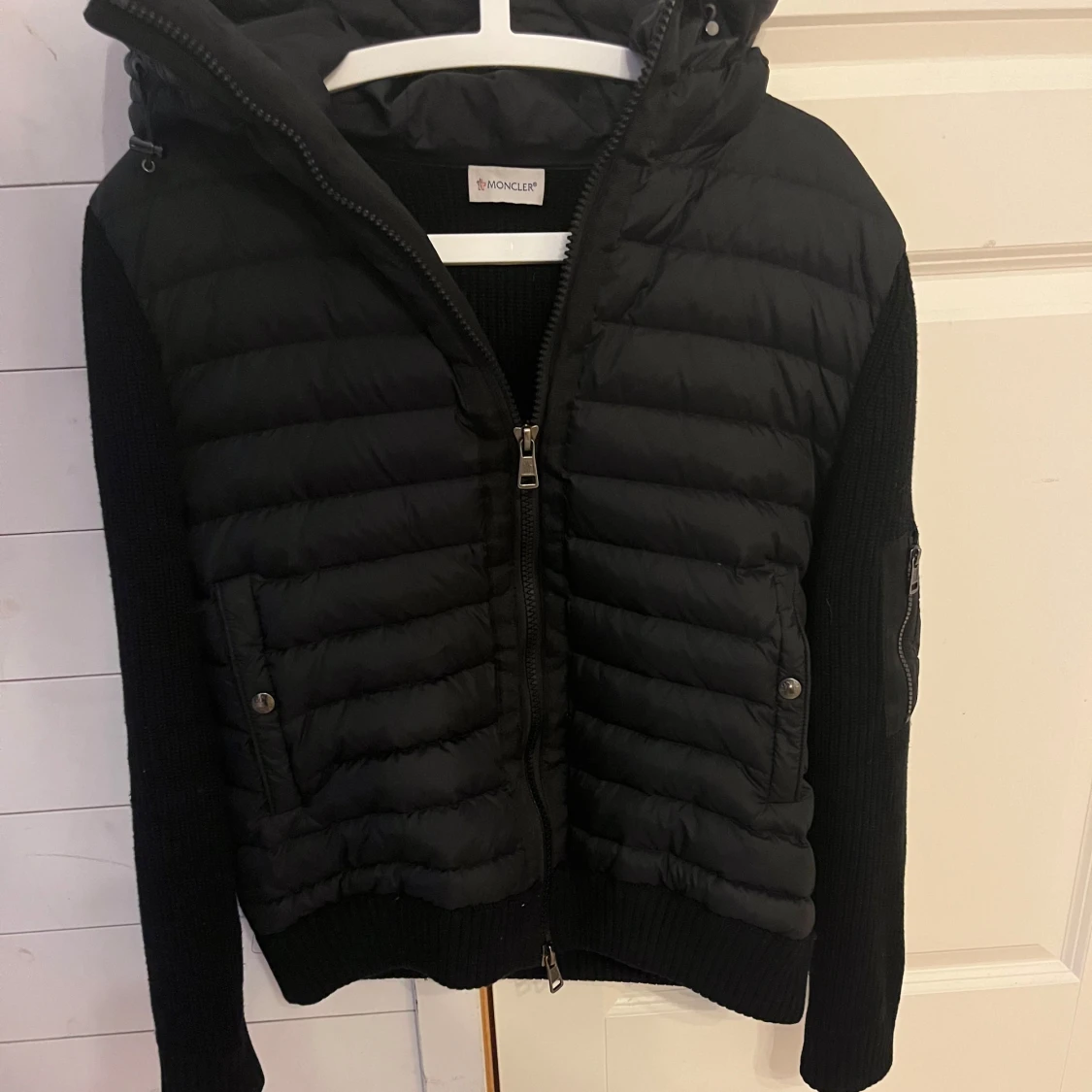 Svart moncler cardigan  - 90
