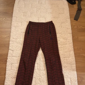Needels trackpants  - Väldigt bra skick sparsamt använda !Inga flaws 