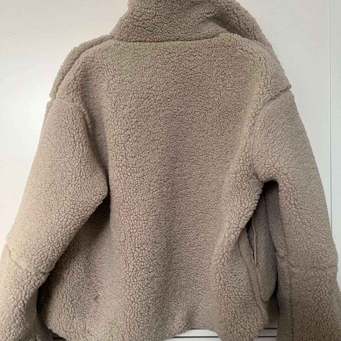 Beige teddyjacka från H&M - 2