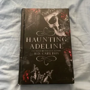 Haunting Adeline - Paket