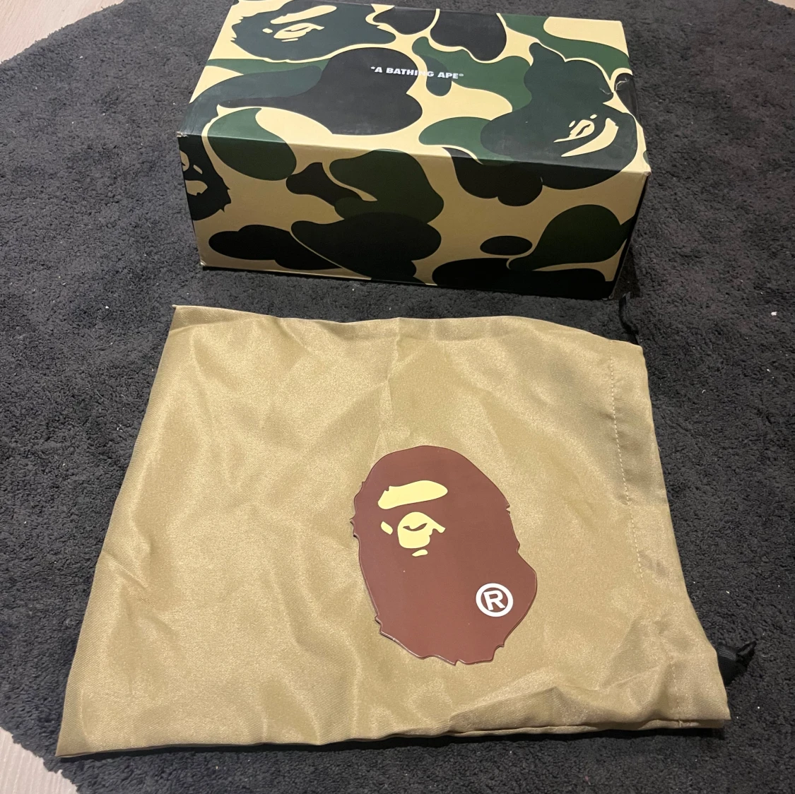 Blå och vita sneakers från Bape - 91