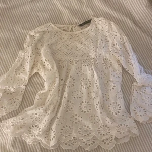 Zara blus - Söt blus från zara som inte längre används! Inga defekter💞