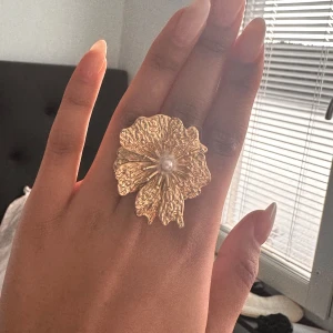 Blom ring  - ⭐️🔆⭐️🔆⭐️