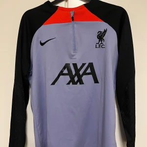 Liverpool träningströja  - Helt ny använd 3 gånger 