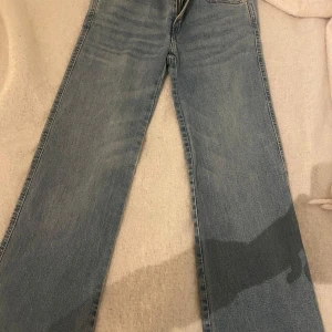 Jeans - Raka jeans från lager 157. Inte använda någon gång utan bara testade. Hör av er om ni har frågor!