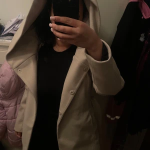 Kappa  - Nyskick använd 1 gång, ej smutsig eller skadad, säljs pga inte min stil på kläder 