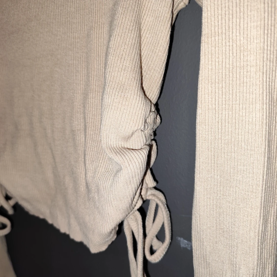 Beige ribbad tröja från NA-KD - 91