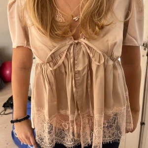 Söt blus  - Från asos! Superfin och bra skick❤️🩷