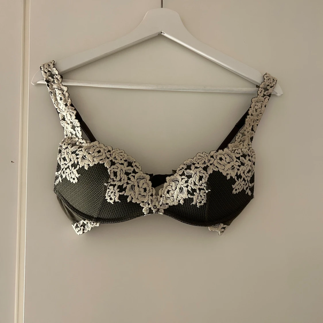 Mörk grön intimissimi bh - 90