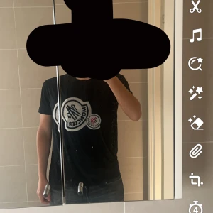 Moncler t shirt 1/1 - Storlek S