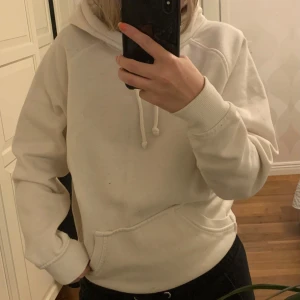 Bik bok hoodie - vit - En skön vit hoodie från bik bok. 🤍