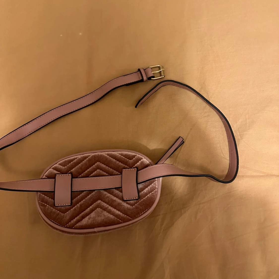 Rosa midjeväska  - 90