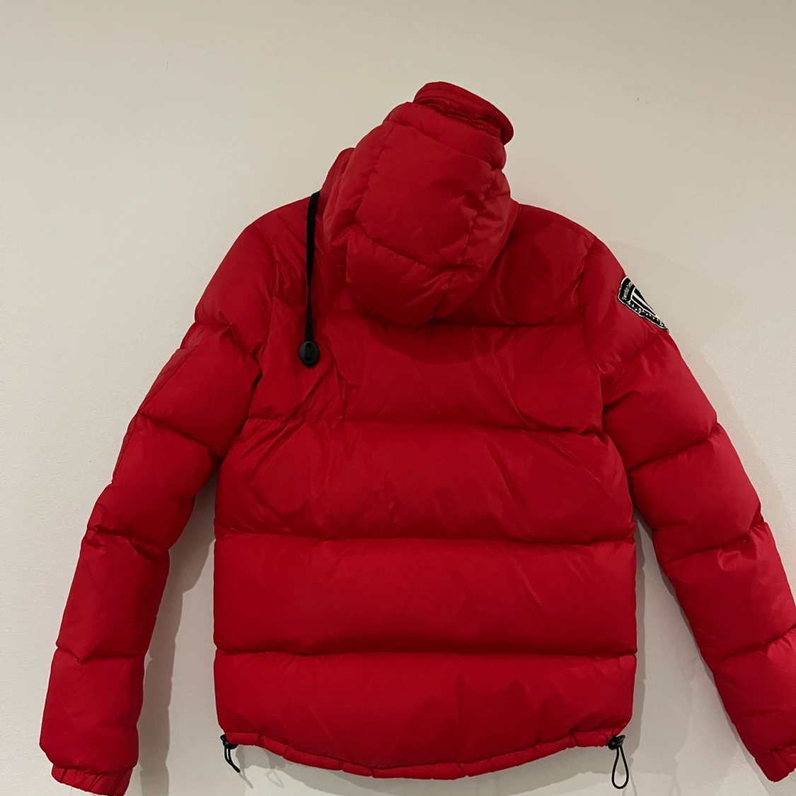 Oanvänd dbrand jacka  - 90