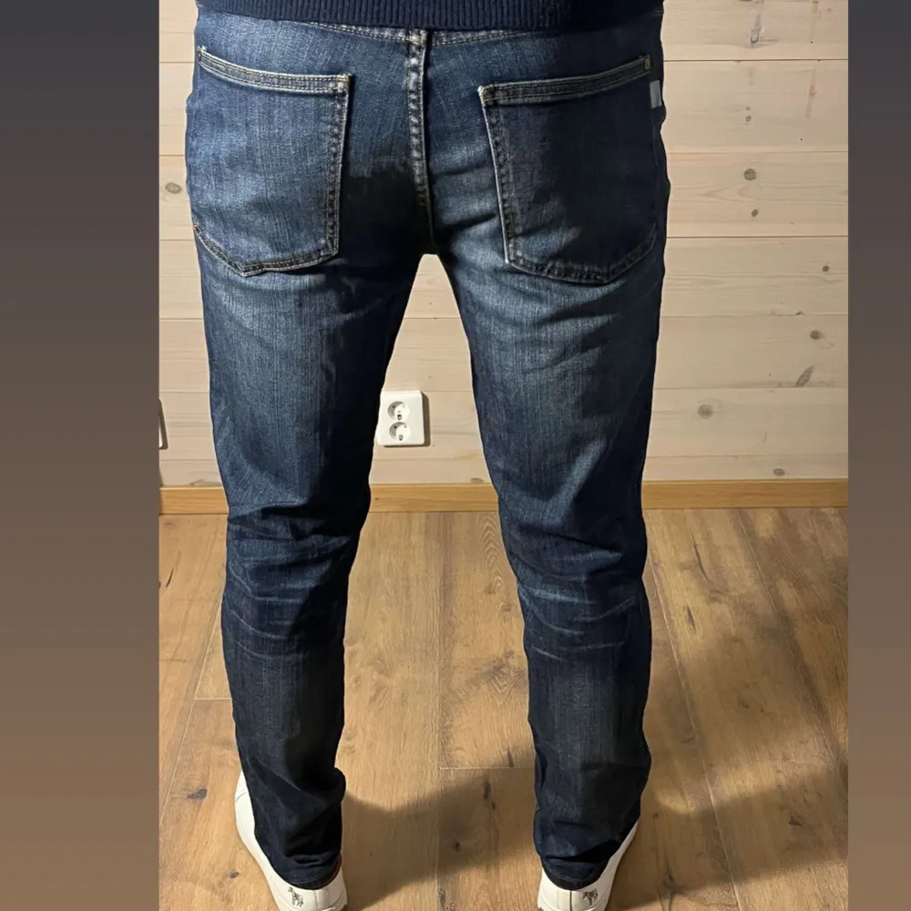 Strl 33/32 (passar 32/32). Jeans & Byxor.