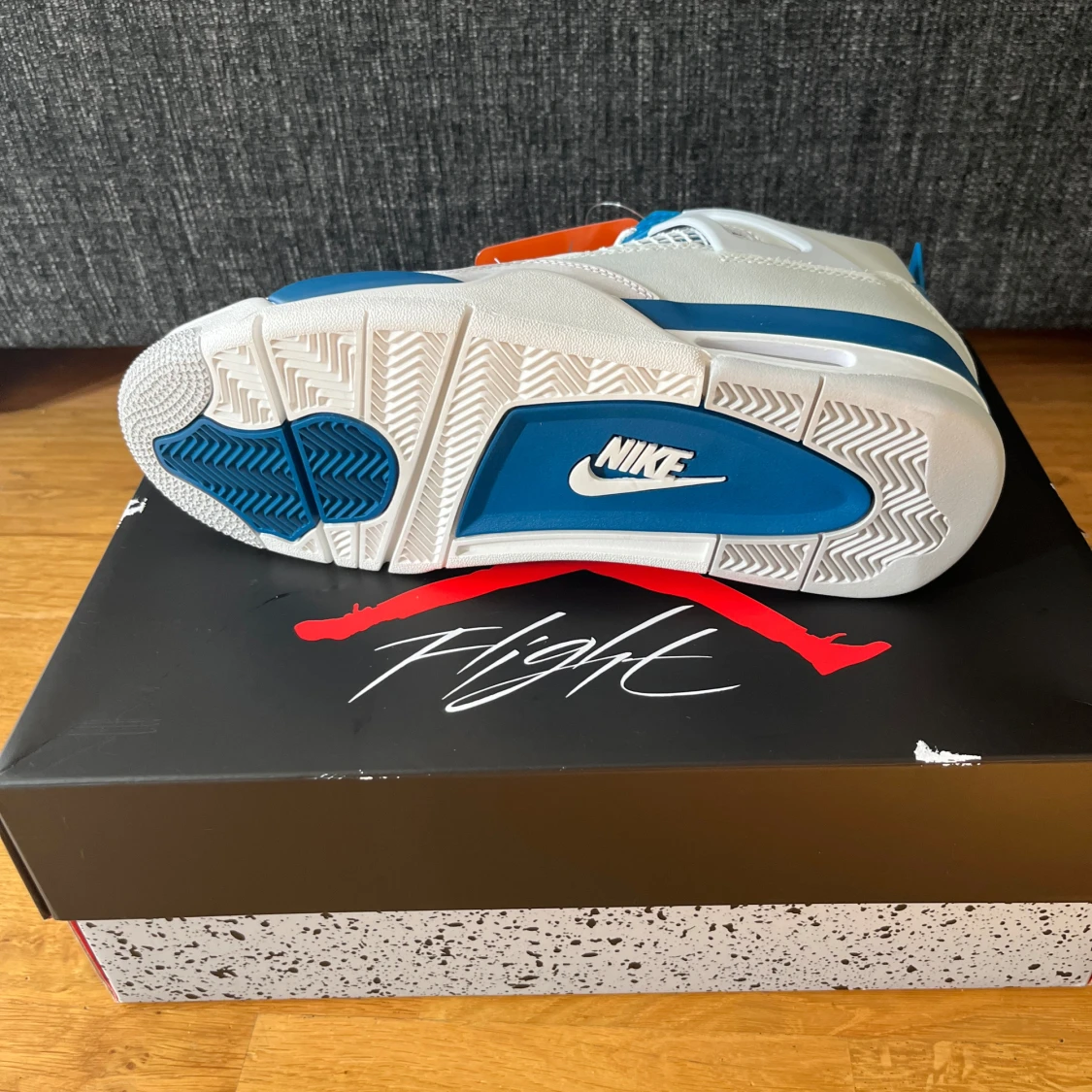 Jordan 4 Military Blue - 90