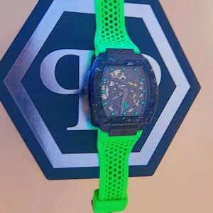 Phillip plein klocka - Den är bara några månader gammal 