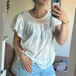 Spetsblus  - Använd en gång av mig, köpt secondhand