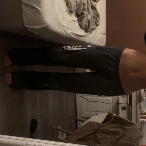 Lågmidjade vs byxor - Lågmidjade mjukisbyxor från pink Victoria’s secret! Jag är 168 för jämförelse pris går att diskutera vid snabb affär