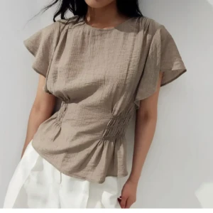 Söker!! - Söker denna blusen från hm i s/xs💗