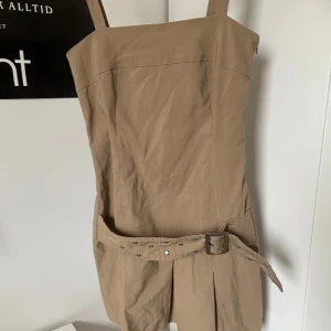 vintage minidress - justerbara band och snygga detaljer 💖