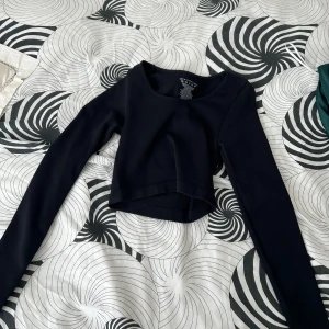 Svart tränings tröja - Svart tränings tröja, använts ett fåtal gånger.