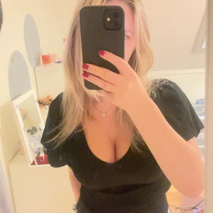 Söt tröja - Köpt förra sommaren för typ 300 men bara använd några gånger 