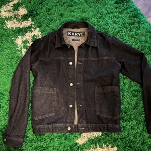 Jeans jacka - Jeansjacka från carlings sitter som xs/s