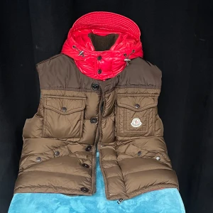 Moncler Monceau Gilet - Moncler Monceau Gilet Flawless cond Size 3, fits like an M-L  Open for trade offers!🙌 