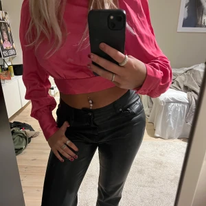 Festtopp - Sjukt snygg rosa topp från Vero Moda, aldrig använd Strl s