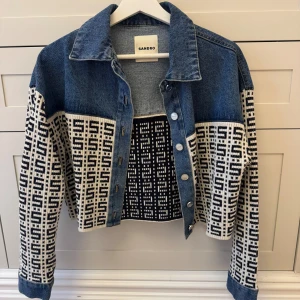 Jacka från Sandro  - Jacka från Sandro. Använd en gång.  Nyskick   Storlek: 0  (som xs) 