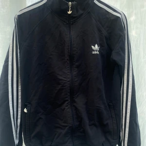 Adidas kofta - Snygg adidas kofta