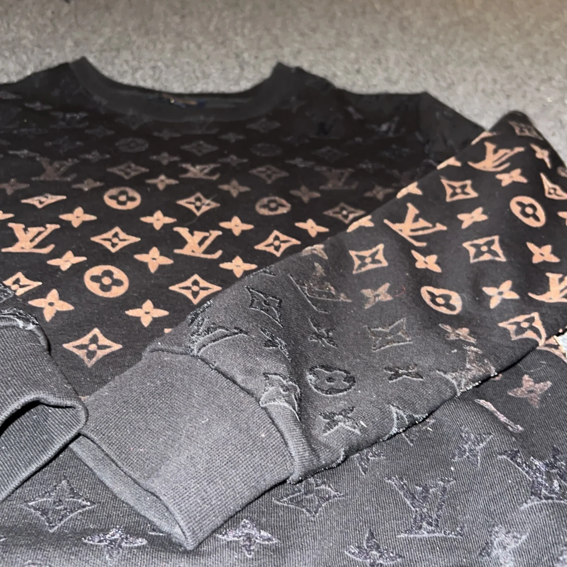 Svart tröja från Louis Vuitton - 2